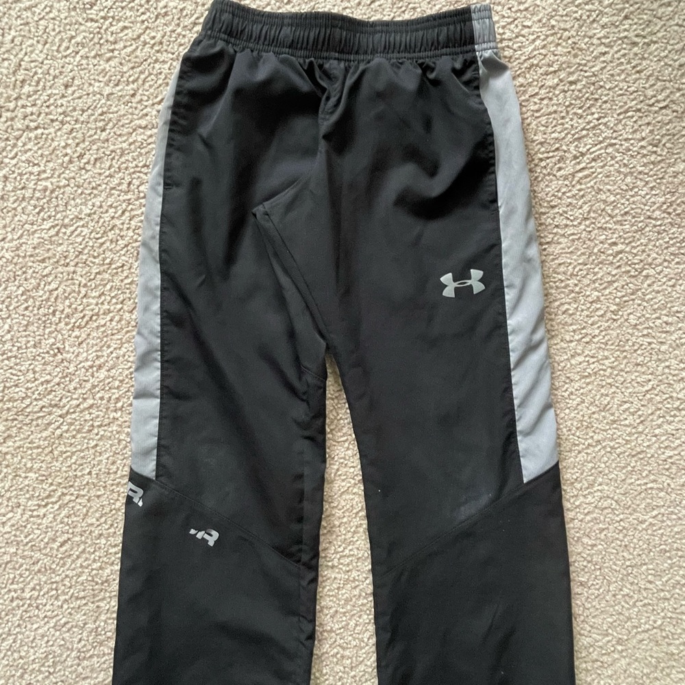 Youth Under Armour active pants - loose fit XS
